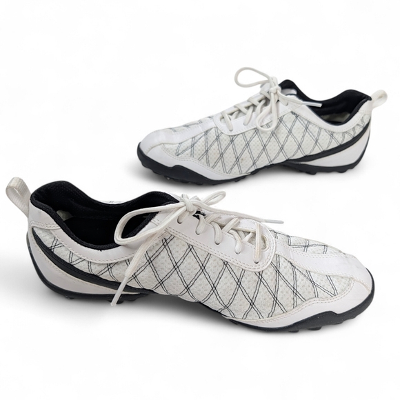 FootJoy Women's Superlite Spikeless Golf Shoes White Black Quilted #98951 US 9 M - Picture 2 of 8